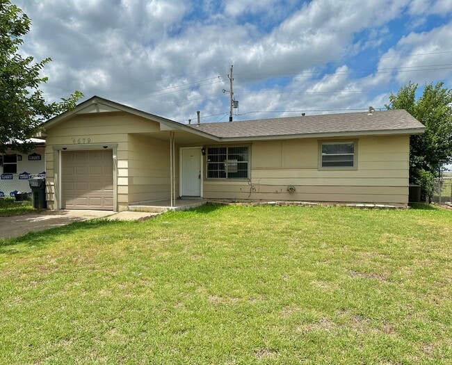Building Photo - 3 Bedroom