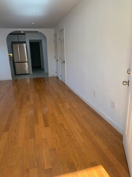 Building Photo - 1260 N Detroit St