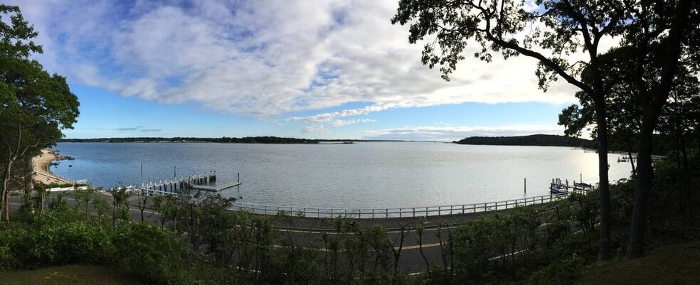 Building Photo - 91 Shore Rd