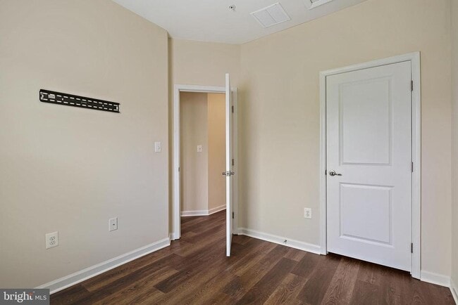 Building Photo - 11675 Emerald Green Dr