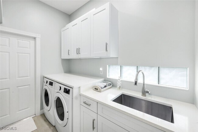 Building Photo - 4453 Novato Ct