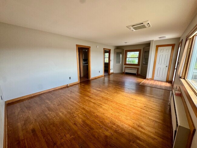 Building Photo - 6809 IL-71