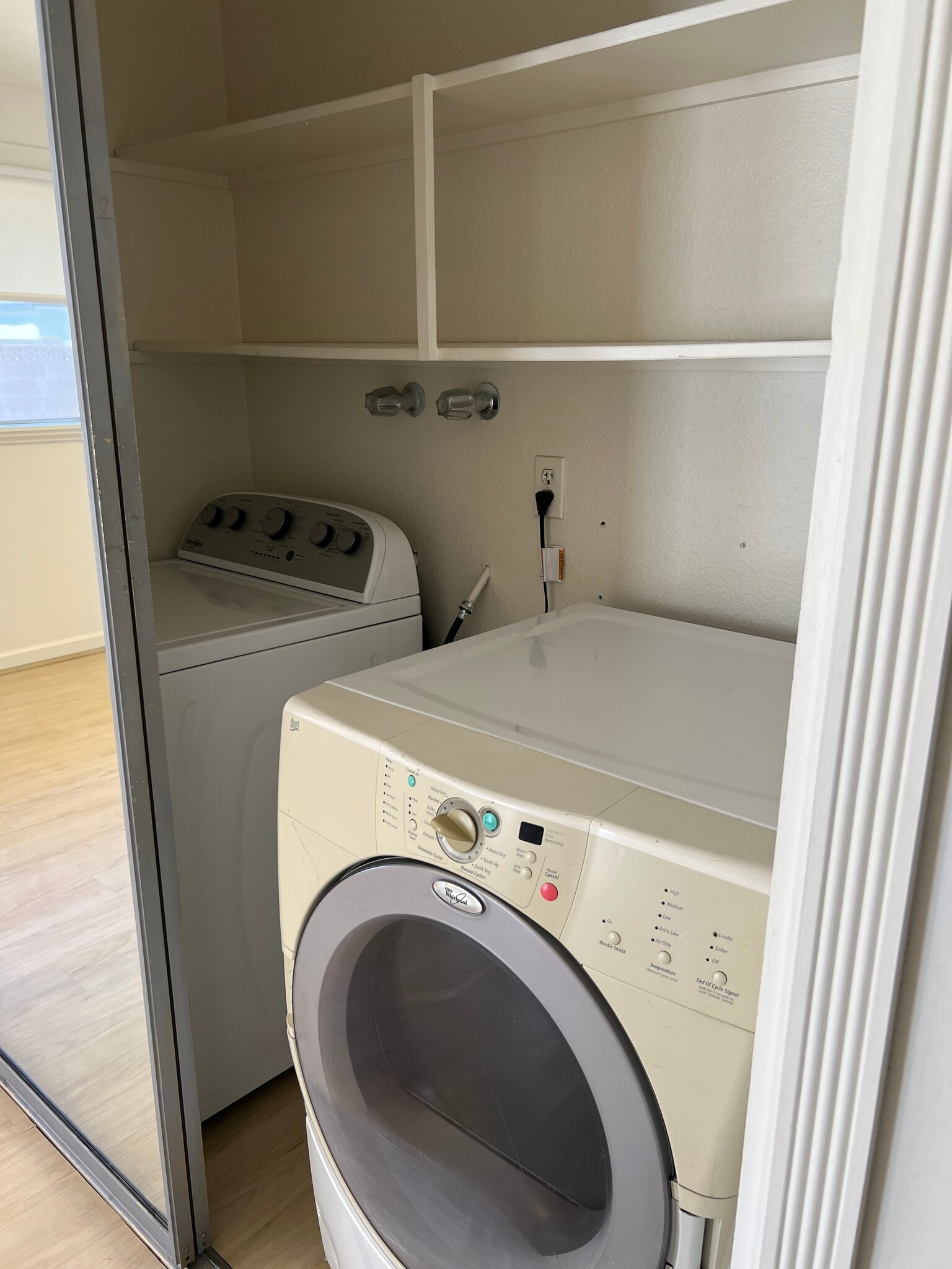 Dryer - 4435 S Stanley Pl