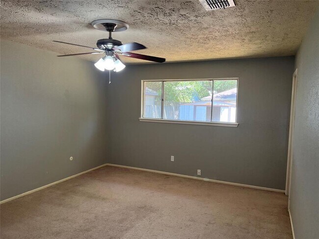 Building Photo - 11318 Beauvoir Dr
