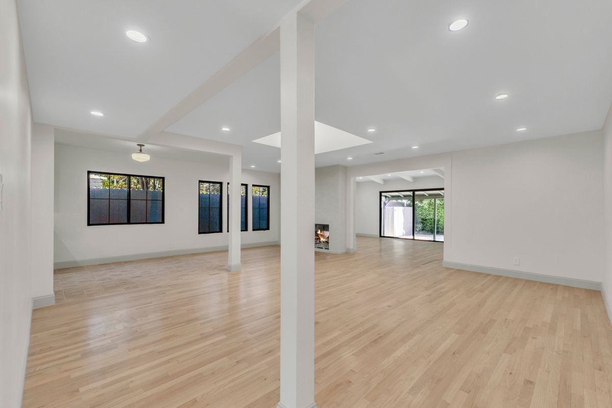 Building Photo - 4316 Bellaire Ave