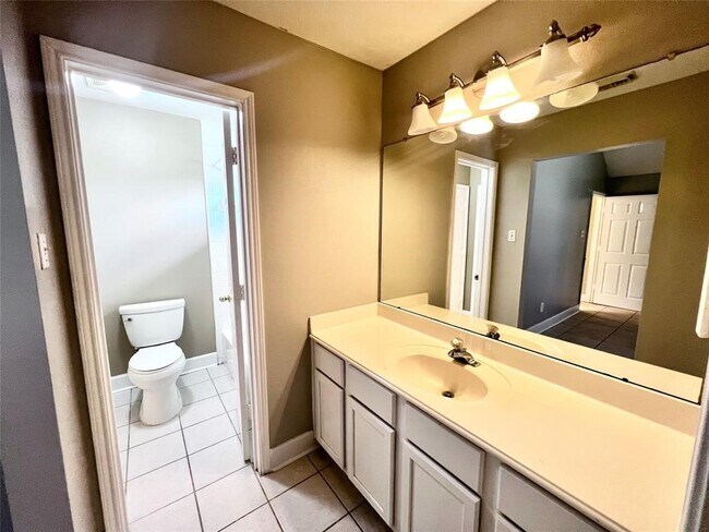 Building Photo - 16902 Sandy Reef Ct