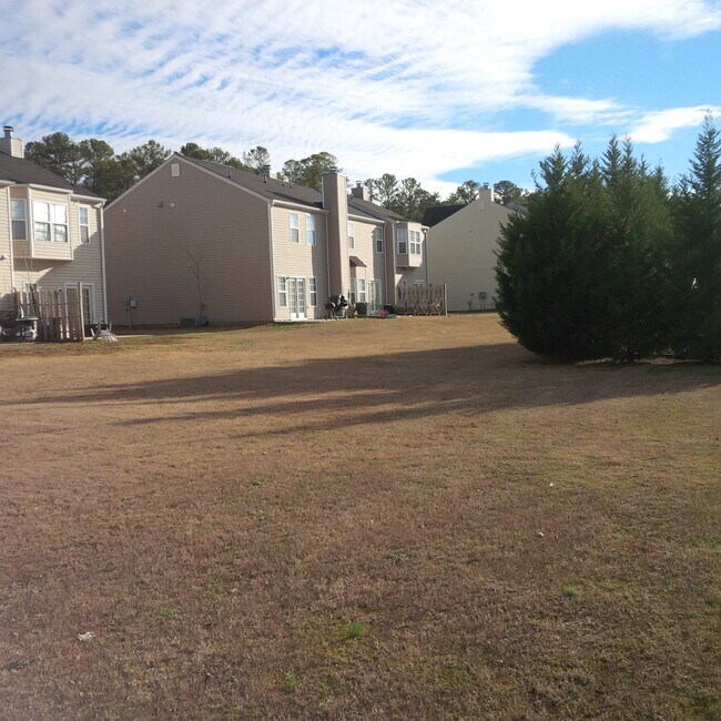 Building Photo - 132 Benfield Cir SE