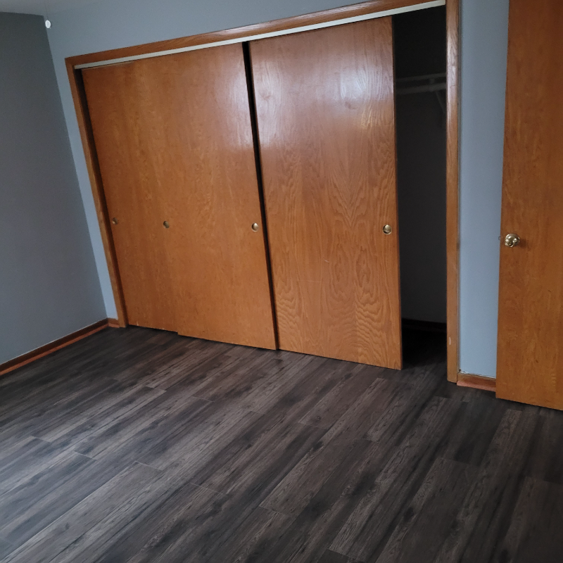 Building Photo - 6805 W Montrose Ave