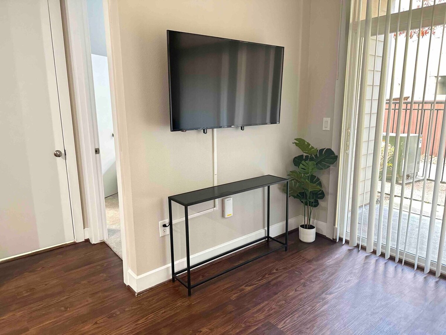 Building Photo - 12848 Queensbury Ln