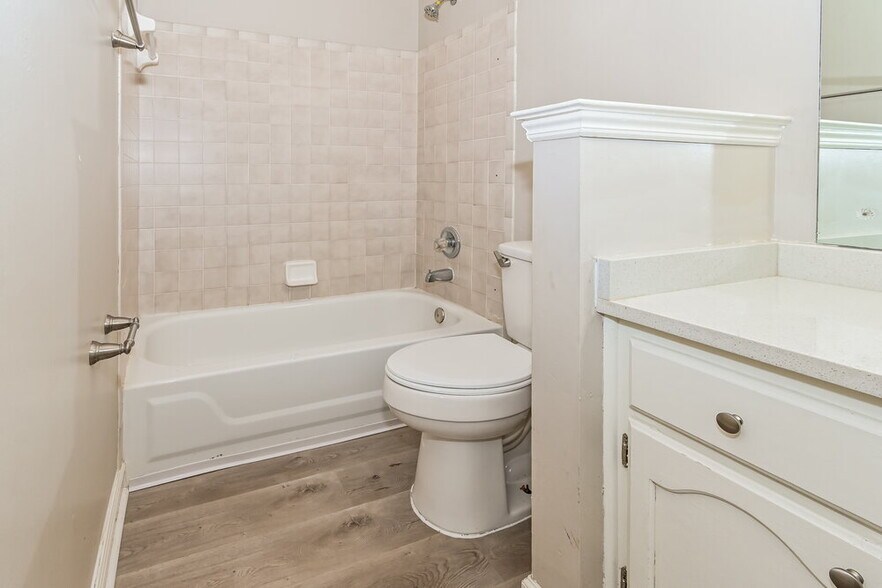 Building Photo - 7653 Dexter Run Cir