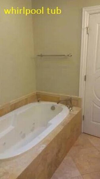 Building Photo - 229 W End Ave