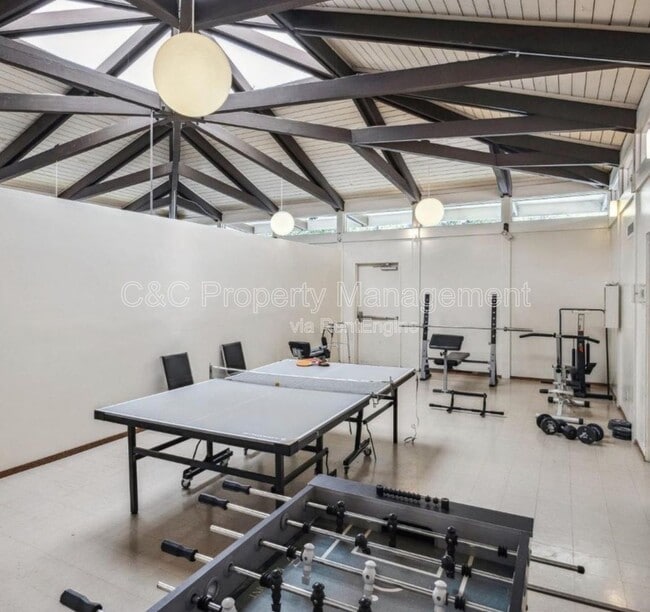 Building Photo - 938 Lea Dr