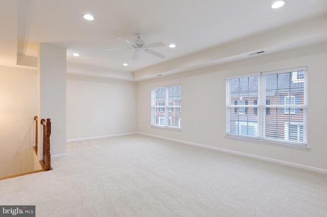 Building Photo - 22948 Fanshaw Square