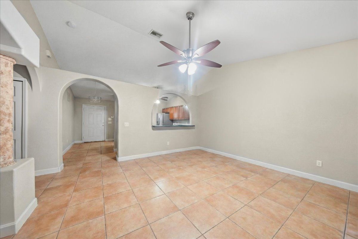 Building Photo - 2201 Sunshine Blvd