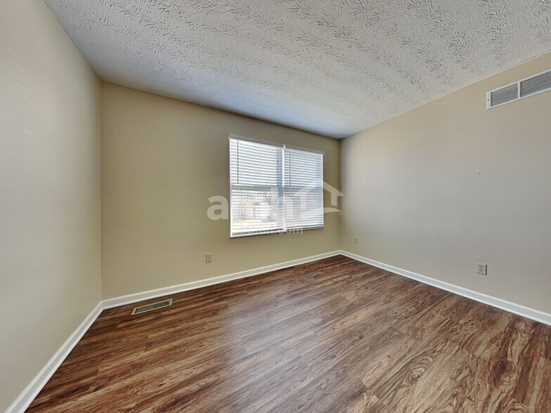 Building Photo - 7083 Hunters Moon Ct