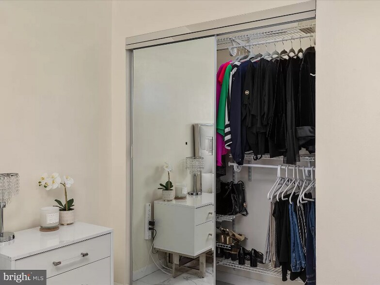 Building Photo - 14707 Southwarke Pl