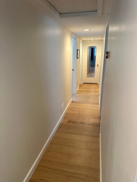 Building Photo - 3013 Sabal Rd