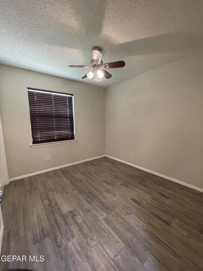 Building Photo - 5432 Thornridge Cir