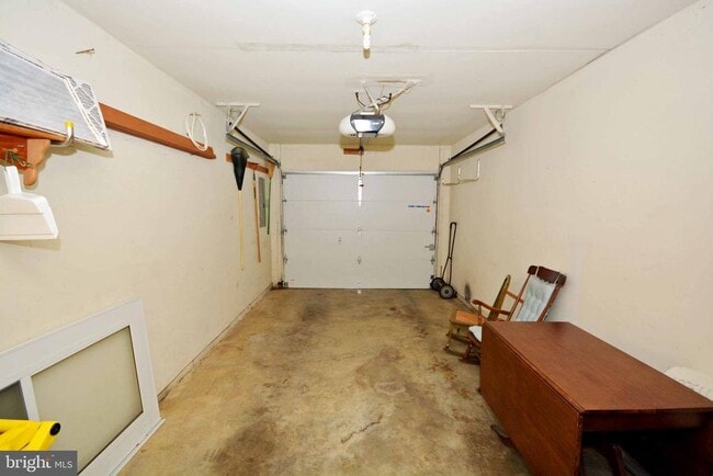 Building Photo - 928 Beacon Way
