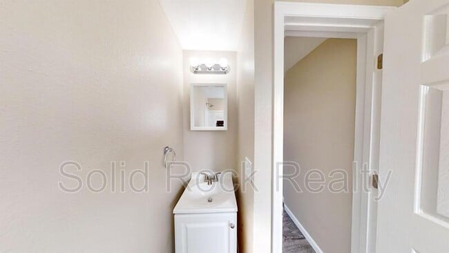 Building Photo - 2405 E St Vrain St