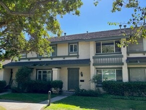 Building Photo - 2770 Caminito Cedros