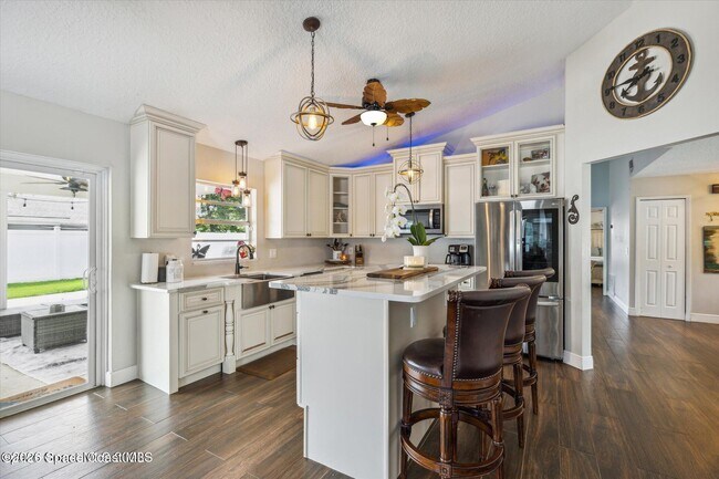 Building Photo - 2532 Kingsmill Ave