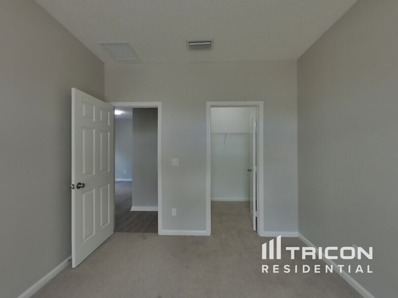 Building Photo - 96313 Piedmont Dr