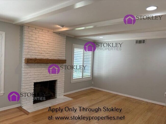 Building Photo - 231 Ivy Dr