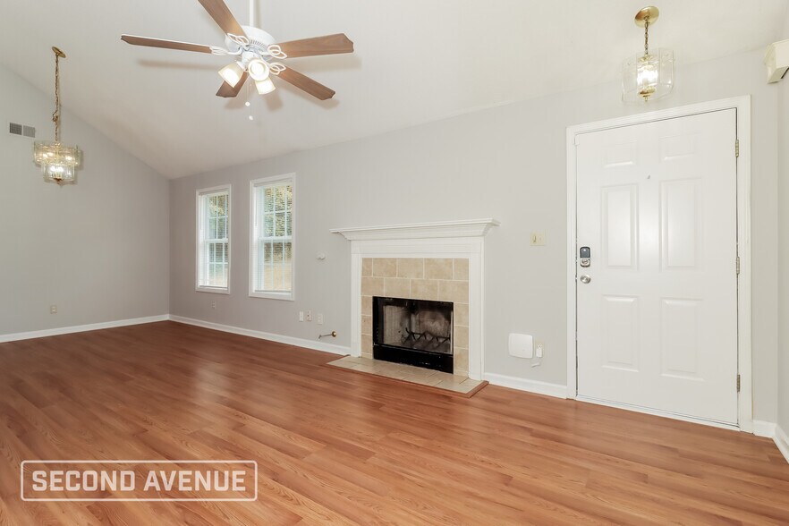 Building Photo - 1028 Abercorn Way