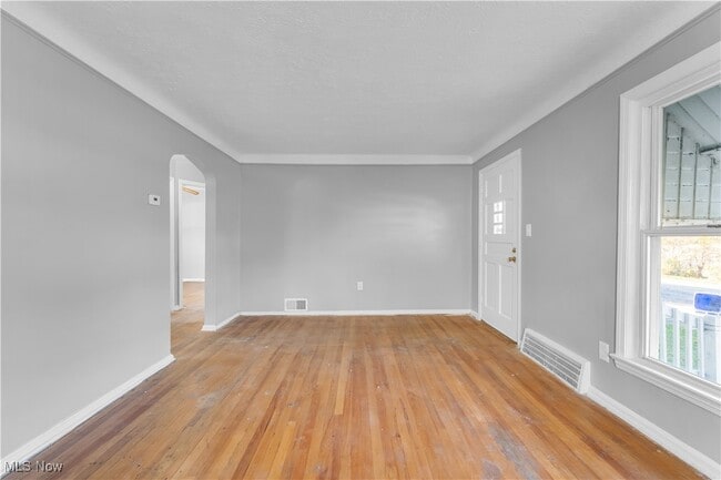 Building Photo - 12605 Hirst Ave