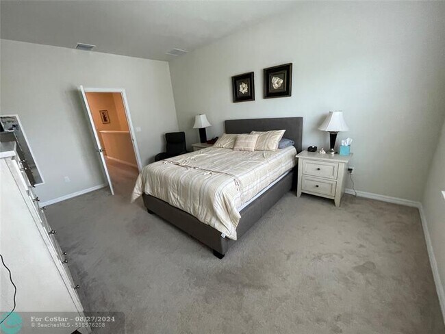 Building Photo - 2127 Appleton Cir S