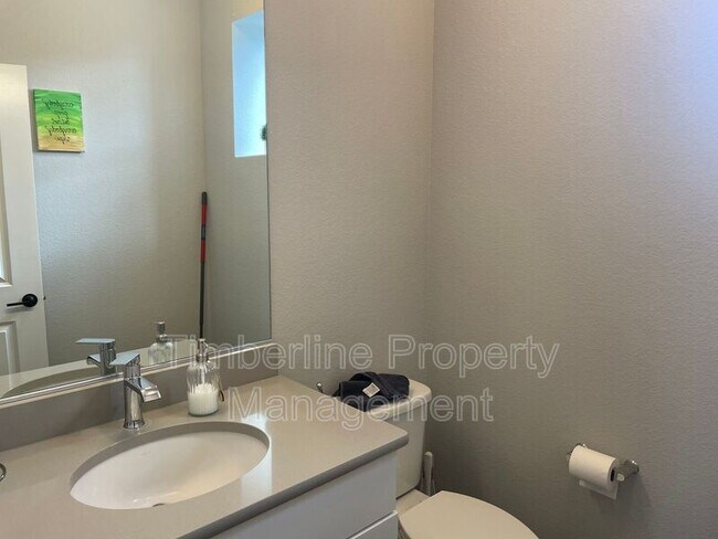 Building Photo - 7359 Hunter Jumper Dr