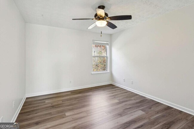 Building Photo - 300 Carrington Way