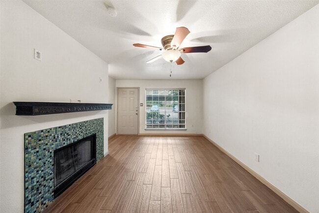 Building Photo - 1880 White Oak Dr