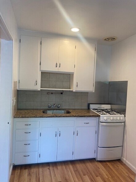 Kitchen - 352 W Main St