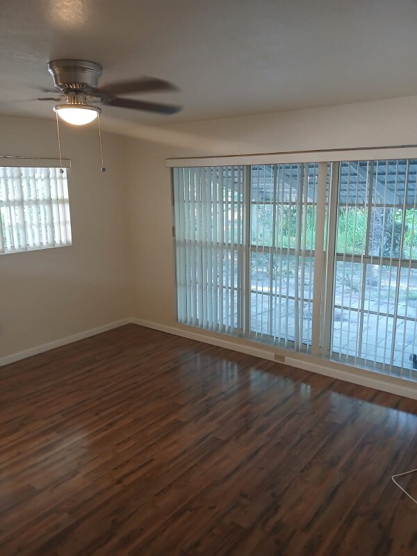 Building Photo - 359 W Dayton Cir