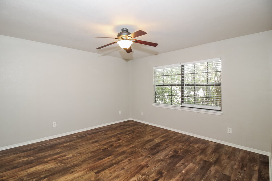 Building Photo - 5609 Powers St