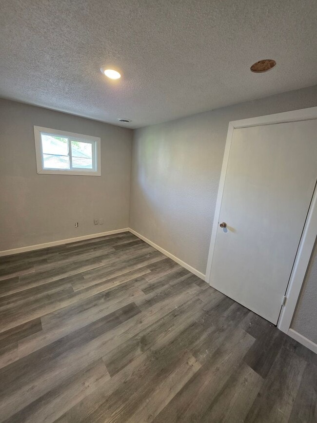 Building Photo - 107 Grundy St