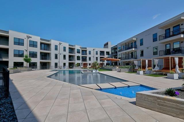 Building Photo - 1701 Simond Ave