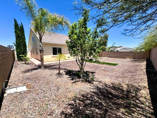 Building Photo - 34726 Yellow Root Ct