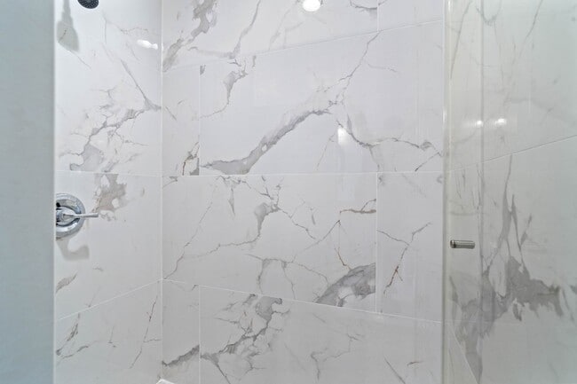 Building Photo - 4510 Hidden Springs Dr