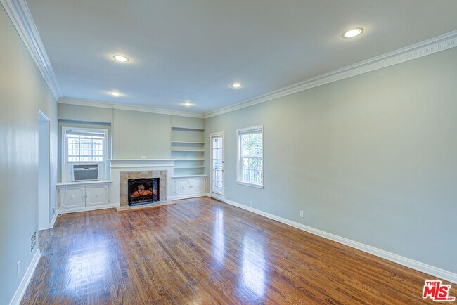 Building Photo - 127 N Harper Ave