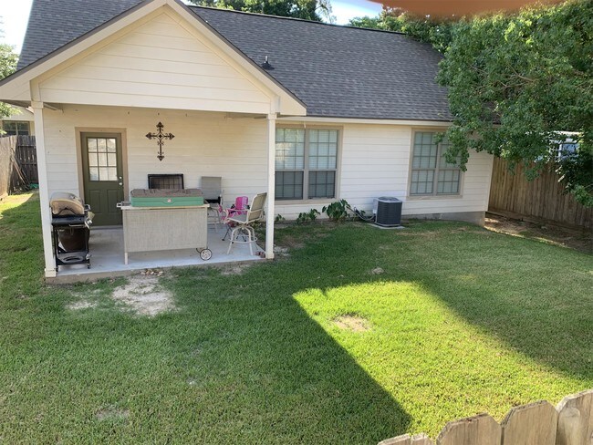 Building Photo - 21441 W Wallis Dr