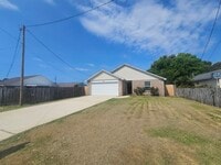 Building Photo - 2001 Presidio St