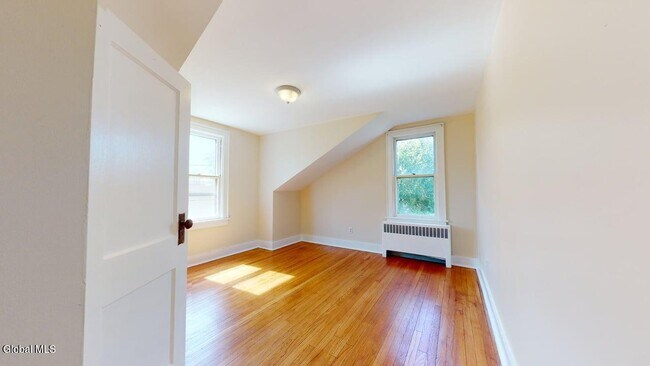 Building Photo - 63 Wellington Ave