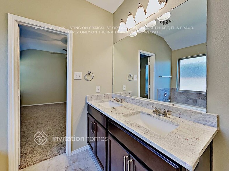 Building Photo - 260 Oxford Dr