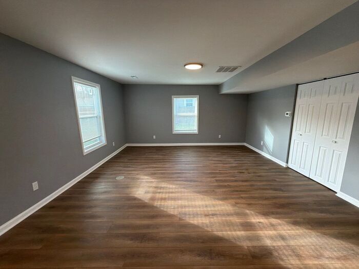 Building Photo - 1702 Bicknell Ave