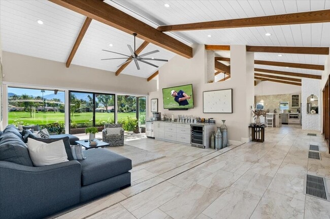 Building Photo - 48731 San Vicente St