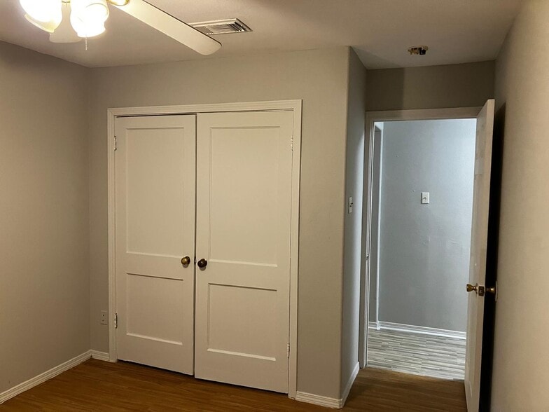 1st bedroom - 1105 Haynes St