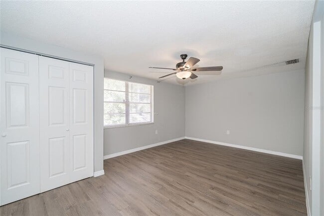 Building Photo - 7911 Foxwood Dr